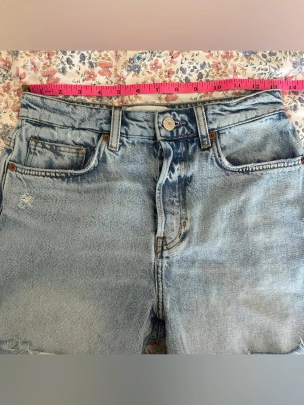 Reformation Raye Mid Rise 6” Jean Shorts - Picture 8 of 10